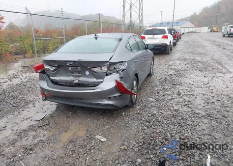 2018 Hyundai Elantra Value Edition z USA, uszkodzony, nr VIN 5NPD84LF7JH322933